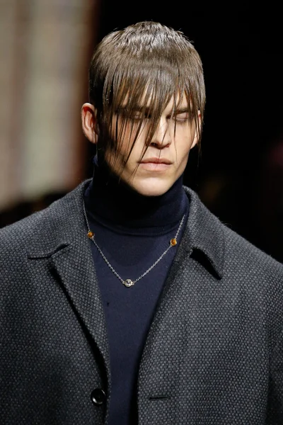 Look 17